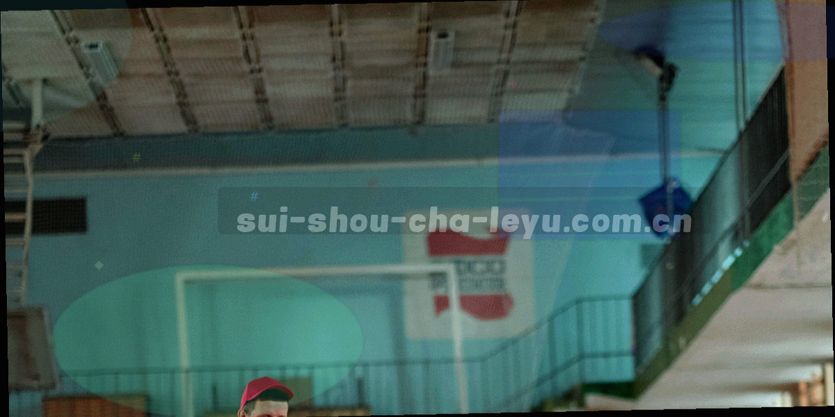俯拍球场草坪，无人物